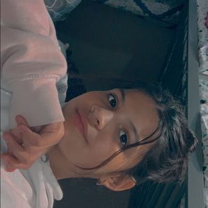 Meet your Posher, Sayra